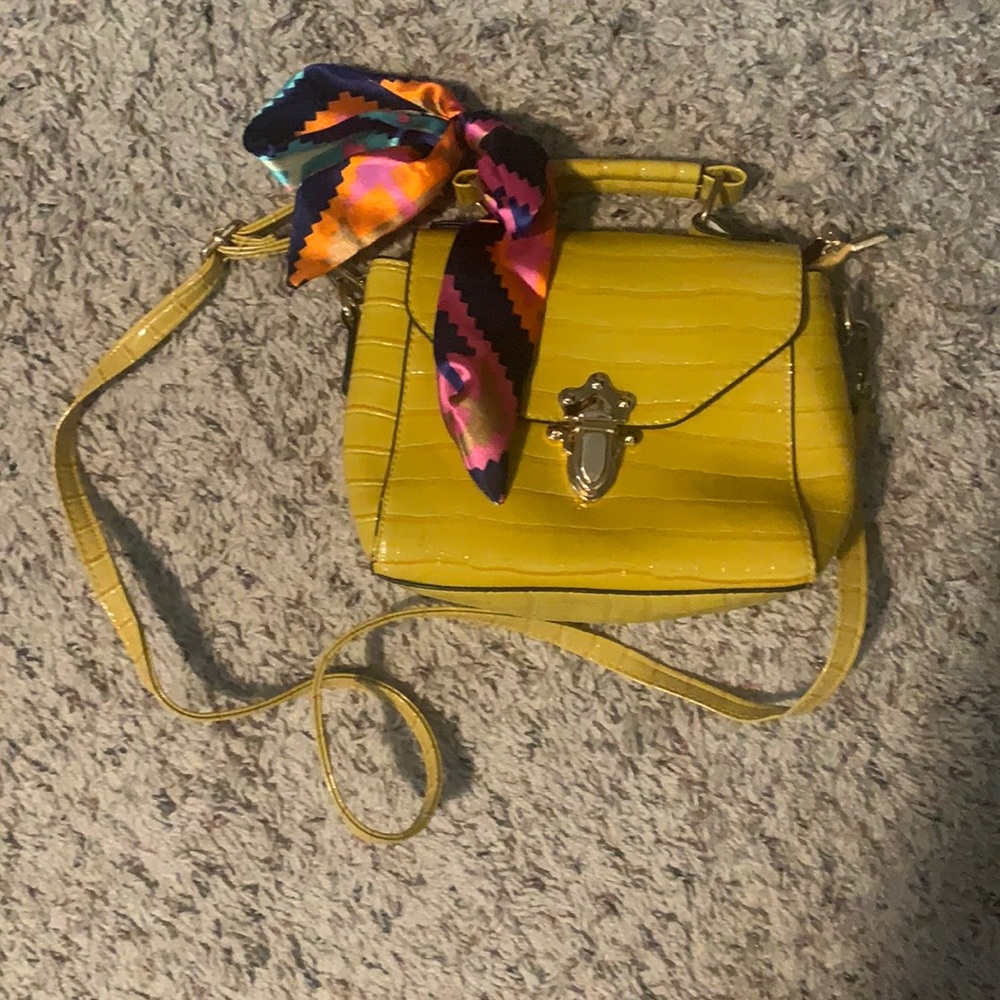 Yellow pleather purse with adorable bow!